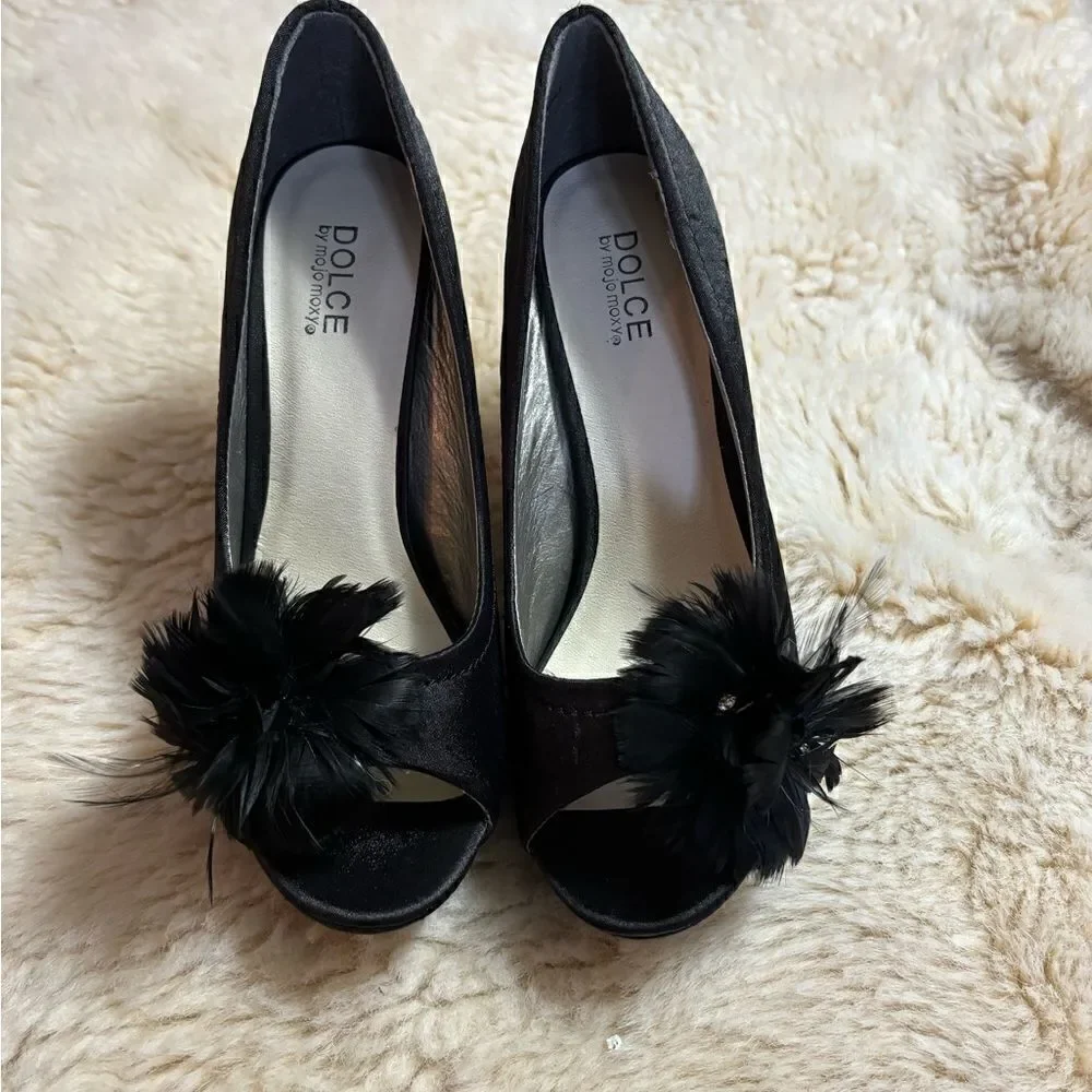 Dolce by Mojo Moxy Black San Diego Peep Toe Heels with Feather Detail size 8.5